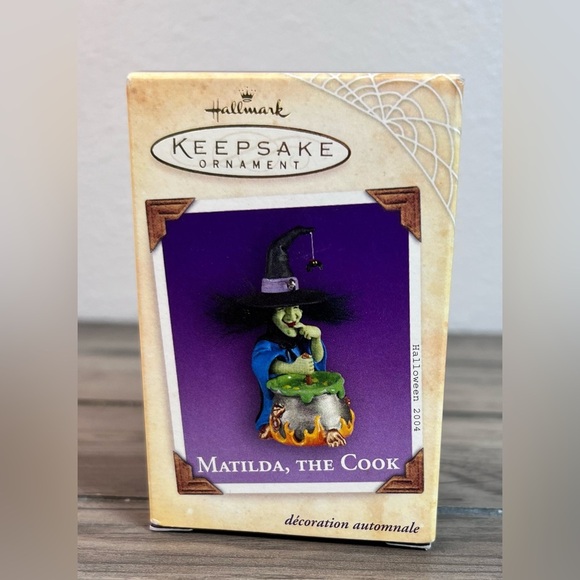 HALLMARK Keepsake Vintage 2004 NIB Halloween Ornament Witch MATILDA, THE COOK! - Picture 1 of 8